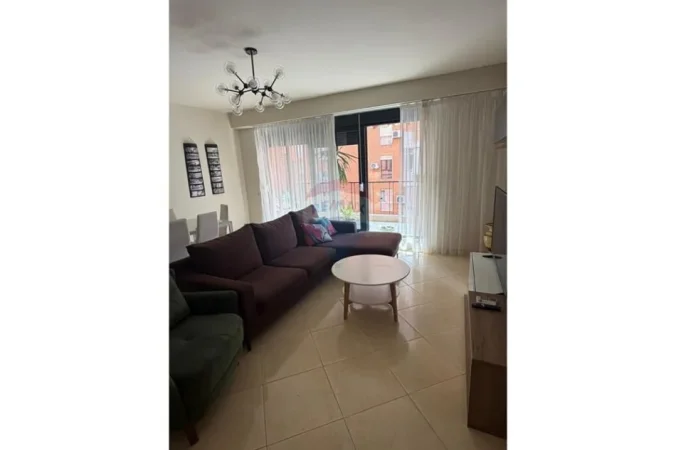 Tirane, jepet me qera apartament 2+1 Kati 5, 130 m² 850 € (Deliorgji)