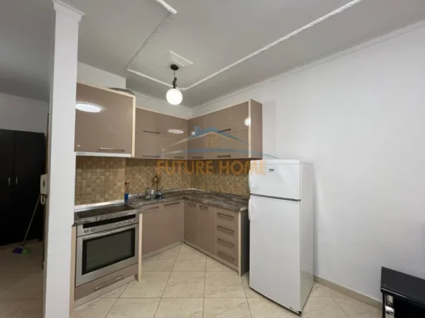 Tirane, jepet me qera apartament 2+1+Ballkon Kati 2, 69 m² 500 € (ish Dogana)