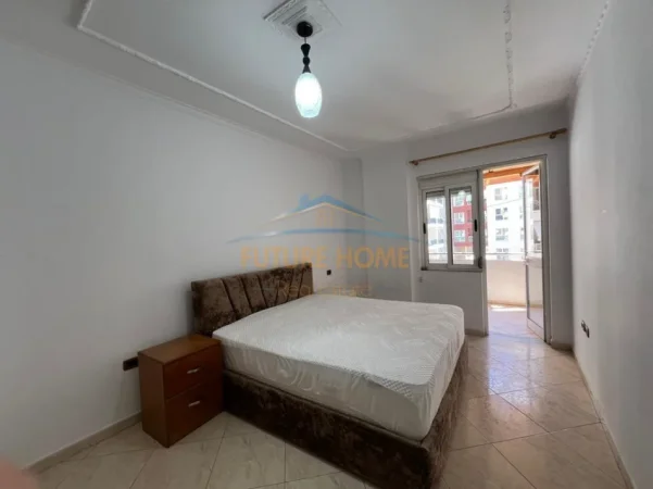 Tirane, jepet me qera apartament 2+1+Ballkon Kati 2, 69 m² 500 € (ish Dogana)