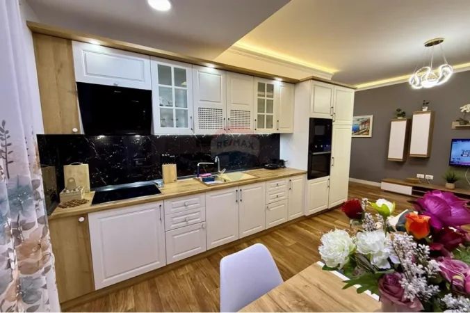 Tirane, jepet me qera apartament 1+1 Kati 4, 70 m² 650 € (Margarita tutulani)