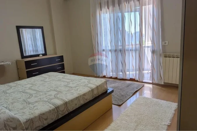Tirane, jepet me qera apartament 1+1 Kati 5, 80 m² (Bajram curri)