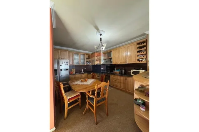 Tirane, jepet me qera apartament 2+1+Ballkon , 90 m² 500 € 