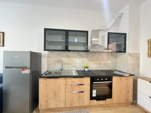 Tirane, jepet me qera apartament 1+1+Ballkon Kati 3, 47 m² 420 € (Ali Demi)
