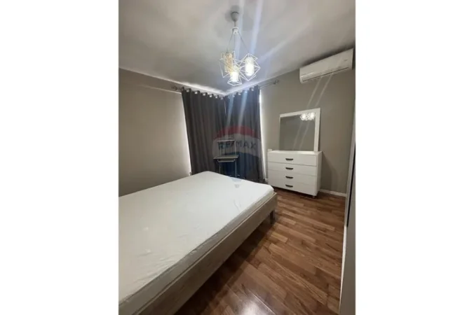 Tirane, jepet me qera apartament 2+1 Kati 9, 100 m² 700 € 