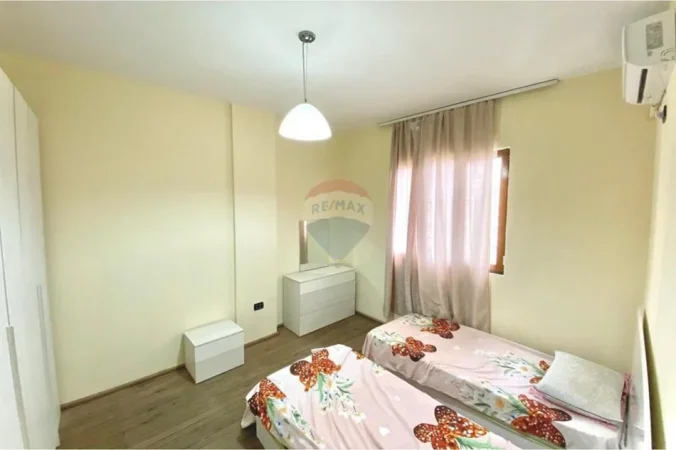 Tirane, jepet me qera apartament 2+1 , 55 € 