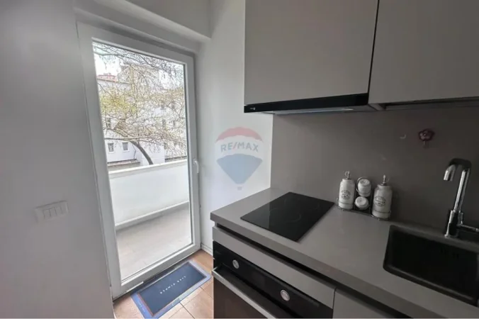 Tirane, jepet me qera apartament 1+1 Kati 4, 650 € 