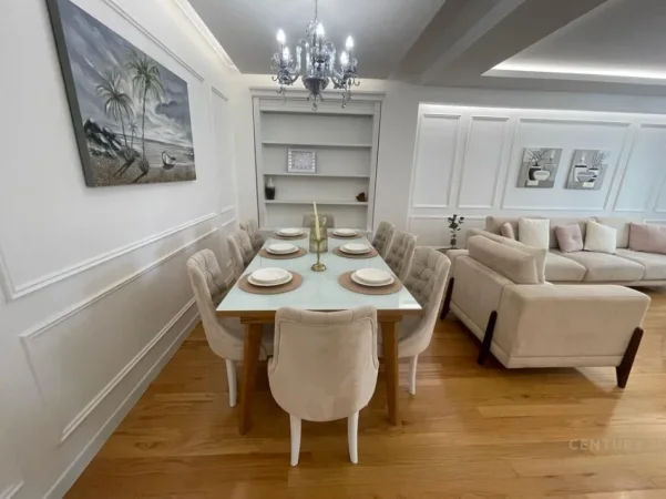 Tirane, jepet me qera 3+1+Ballkon Kati 5, 180 m² 
