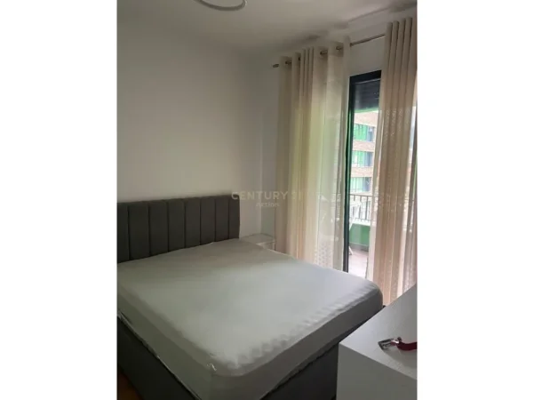 Tirane, jepet me qera apartament 1+1+Ballkon Kati 2, 55 m² 500 € (5 maji)