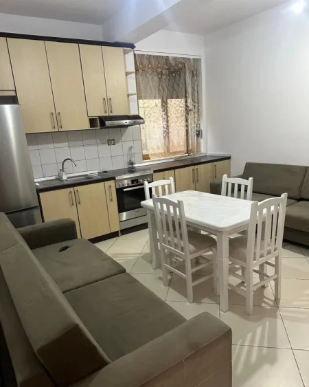 Tirane, jepet me qera apartament 1+1 Kati 3, 60 m² (Rruga Myslym Keta)