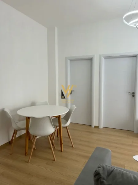 Tirane, jepet me qera apartament 1+1+Ballkon Kati 3, 50 m² 470 € (ALI DEMI)