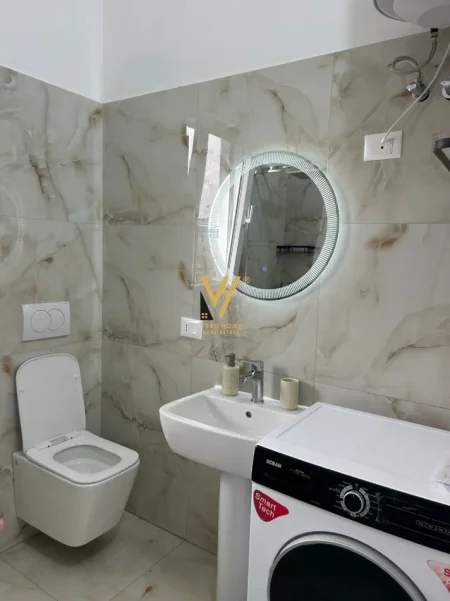 Tirane, jepet me qera apartament 1+1+Ballkon Kati 3, 50 m² 470 € (ALI DEMI)