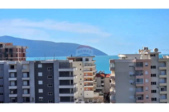 Vlore - Lungomare, shitet apartament 1+1 Kati 5, 79 m² 157.000 € (Lungomare, Vlorë)