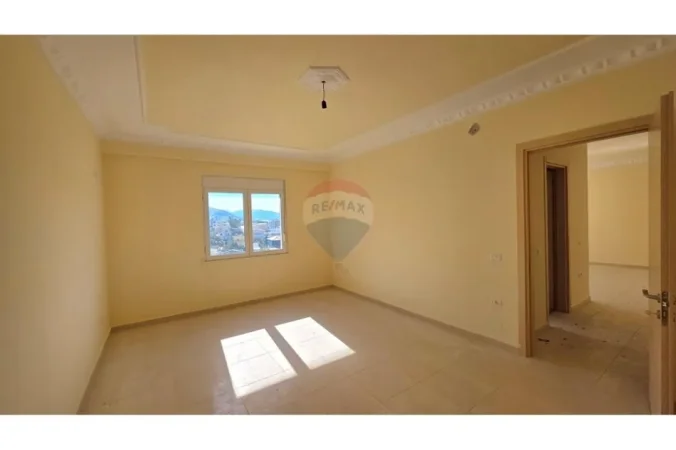 Vlore - Lungomare, shitet apartament 1+1 Kati 5, 79 m² 157.000 € (Lungomare, Vlorë)