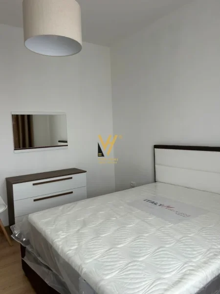Tirane, jepet me qera apartament 1+1+Ballkon Kati 3, 50 m² 420 € (ALI DEMI)