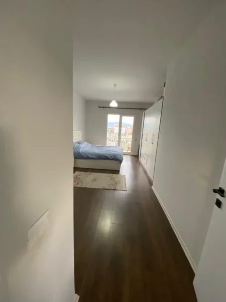 Tirane, jepet me qera apartament 1+1+Ballkon Kati 5, 128 m² 399 € (Koder Kamez prane "Fafa")