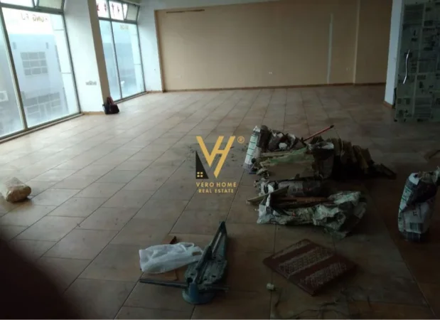 Tirane, jepet me qera ambjent biznesi Kati 2, 150 m² 720 € (ASTIR)