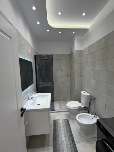 Tirane, shitet apartament 2+1+Ballkon Kati 2, 104 m² 215.000 € (Golden Park 2) Prane Rruges se Kavajes