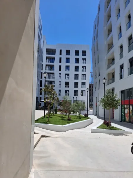 Tirane, jepet me qera nga Pronari, pa-komision zyre Kati 1, 40 m² 300 €
