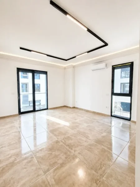 Tirane, jepet me qera nga Pronari, pa-komision zyre Kati 1, 40 m² 300 €