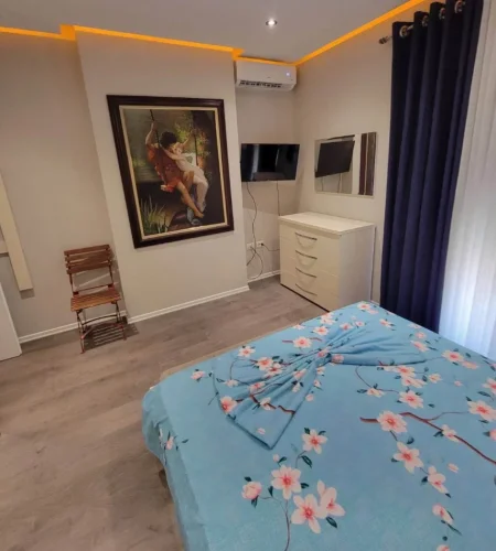 Tirane, jepet me qera apartament 2+1 Kati 5, 111 m² 800 € 