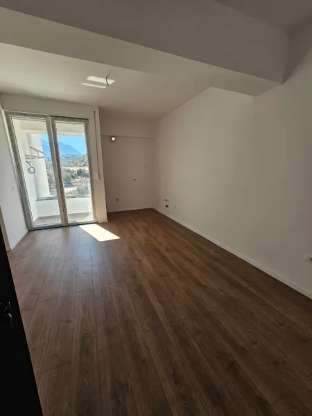 🔵 Shitet: 1+1 Himarë ( te kalçeto) 📍 - (120.000 Eu) Sip : 52 m² & 1 post parkimi përfshirë || 120.000 euro || Pallat i sapo përfunduar🔥🔥
