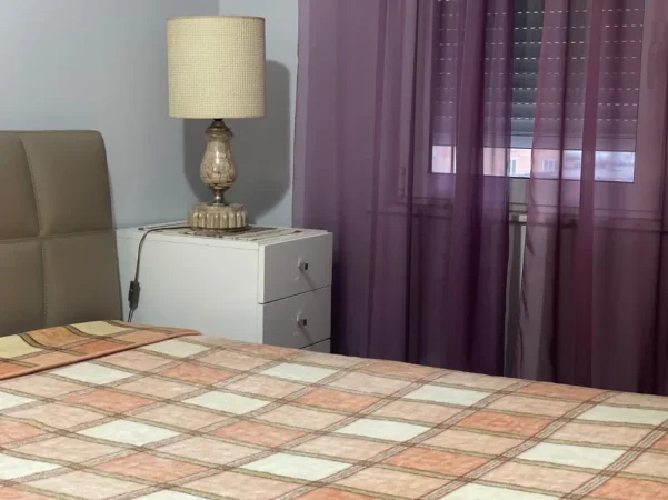 Tirane, jepet me qera apartament 2+1 Kati 4, 59 m² 600 € (Rruga e Kosovareve)