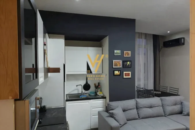 Tirane, jepet me qera apartament 1+1+Ballkon Kati 1, 60 m² 600 € (LICEU ARTISTIK)