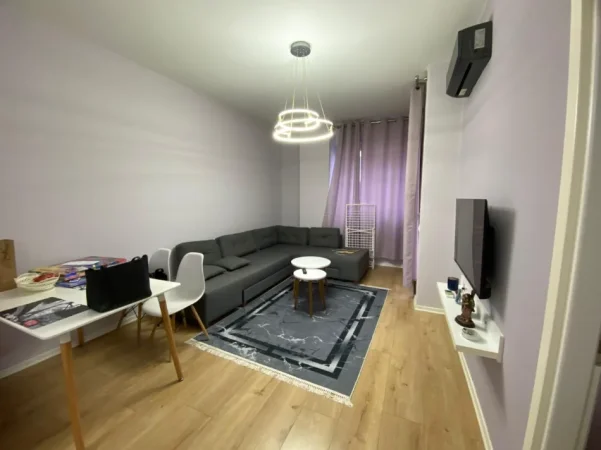 Tirane, jepet me qera apartament 1+1+Ballkon Kati 3, 70 m² 450 € (Grand Gallery)