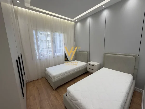 Tirane, shitet apartament 2+1+Ballkon Kati 1, 103 m² 223.000 € (KOMPLEKSI GOLDEN PARK)
