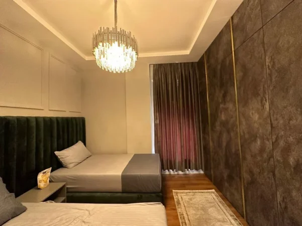 Tirane, jepet me qera apartament 2+1+Ballkon Kati 3, 90 m² 1.300 € (TEG)