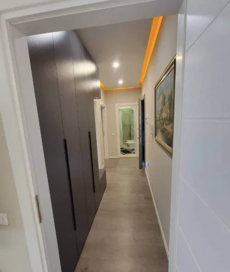 Tirane, jepet me qera apartament 2+1 Kati 5, 111 m² 800 € (Rruga Kongresi i Manastirit)