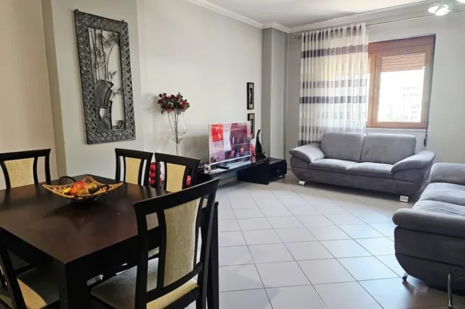 Tirane, jepet me qera apartament 2+1+Ballkon Kati 6, 102 m² 700 € (Rruga Asim Vokshi)