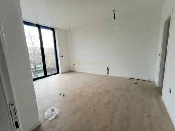 Ambient me qira për Klinikë, Golden Gate 160 m² 1.700 € (Rruga Ali Demi)
