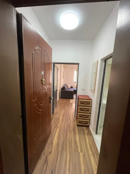 Tirane, shitet garsonier Kati 2, 48 m² 99.000 € (Rruga Kavajes)