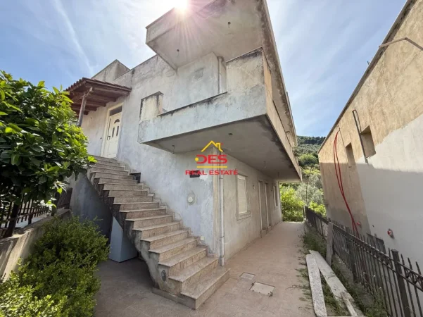 Vlore, shitet Vile Kati 0, 209 m² 230.000 € (Rruga Dhimitër Konomi)