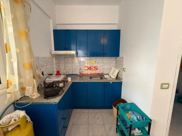Vlore, shitet Vile Kati 0, 209 m² 230.000 € (Rruga Dhimitër Konomi)
