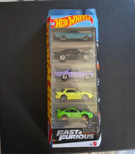 Tirane, shes Set i makinave fast &amp; furious 25 mij lek I Pa hapur 25 €