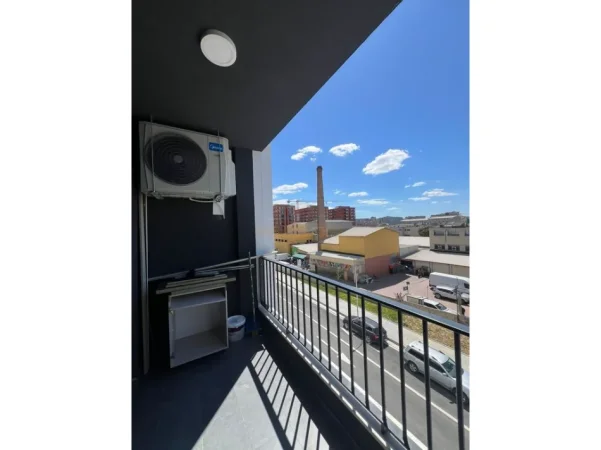 Tirane, jepet me qera apartament 2+1+Ballkon Kati 2, 104 m² 800 € (Concord Center)