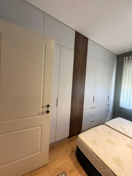 Tirane, jepet me qera apartament 1+1+Aneks+Ballkon Kati 5, 68 m² 650 € 