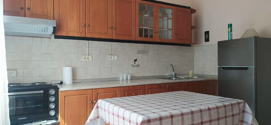 Tirane, jepet me qera apartament 2+1 Kati 2, 65 m² 450 € (VASIL SHANTO)