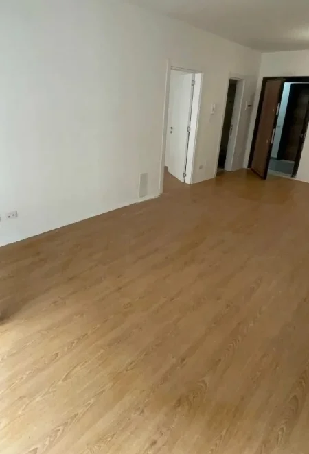 Tirane, jepet me qera dyqan Kati 0, 82 m² 400 € (qtu , kashar , univers city , casa italia)