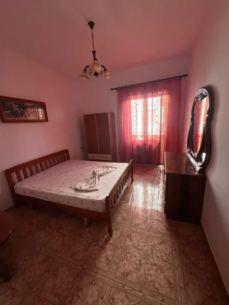 Tirane, jepet me qera apartament 1+1 Kati 2, 90 m² 350 € (Jordan Misja)