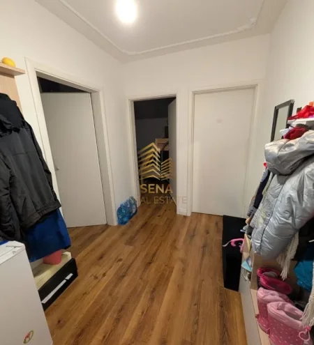 Tirane, shitet apartament 2+1 Kati 3, 75 m² 160.000 € (Rruga e Kavajes)