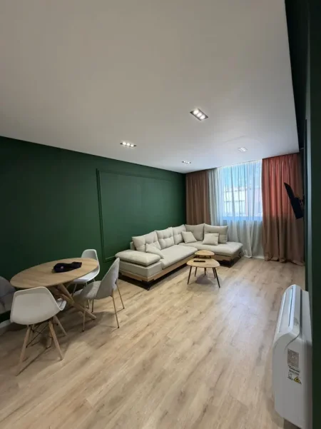Tirane, jepet me qera apartament 1+1 Kati 10, 60 m² 400 € (Astir)