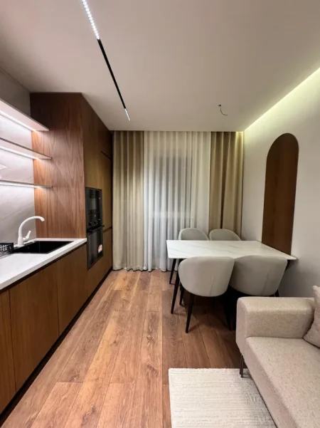 Tirane, jepet me qera apartament 2+1+Ballkon Kati 4, 74 m² 830 € (Rruga Telo Ndini)