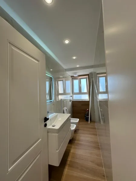 Tirane, shitet apartament 1+1 Kati 4, 75 m² 193.000 € (Bulevardi i Ri)