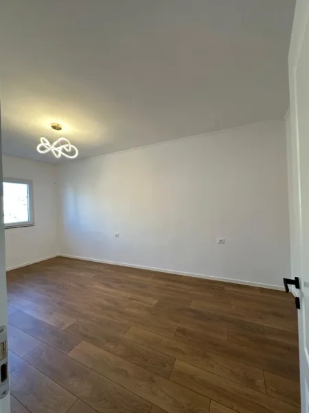 Tirane, shitet apartament 1+1 Kati 4, 75 m² 193.000 € (Bulevardi i Ri)