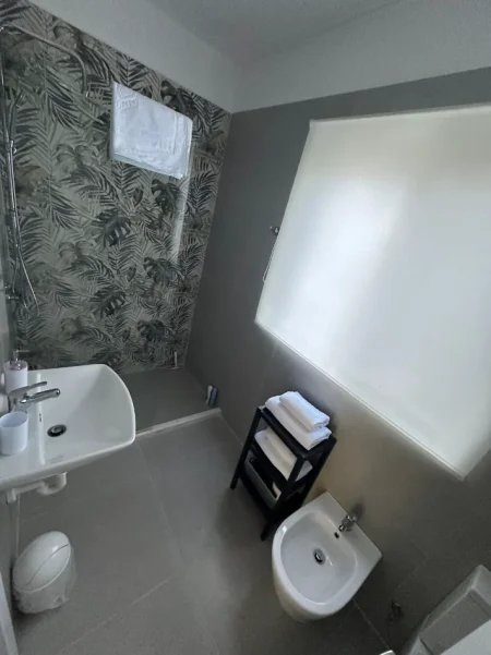 Durres, shitet apartament 1+1 Kati 0, 54 m² (mali Robit)
