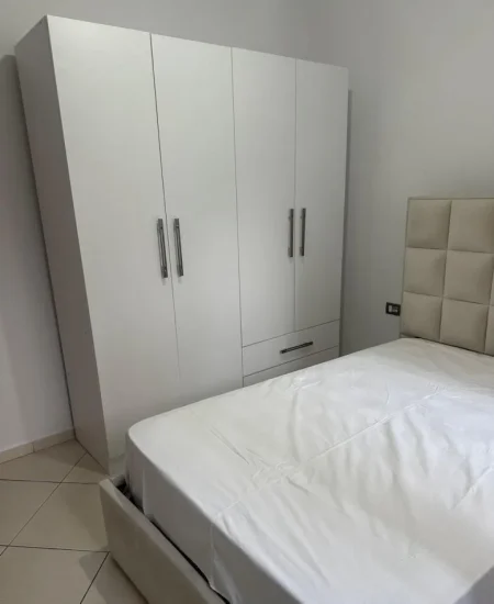 Tirane, jepet me qera apartament 2+1 Kati 3, 70 m² 350 € (Rruga Myslym Keta)