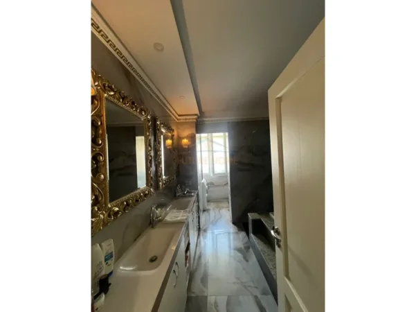 Tirane, shitet apartament 3+1+Ballkon Kati 3, 126 m² 305.000 € (Komuna e Parisit)